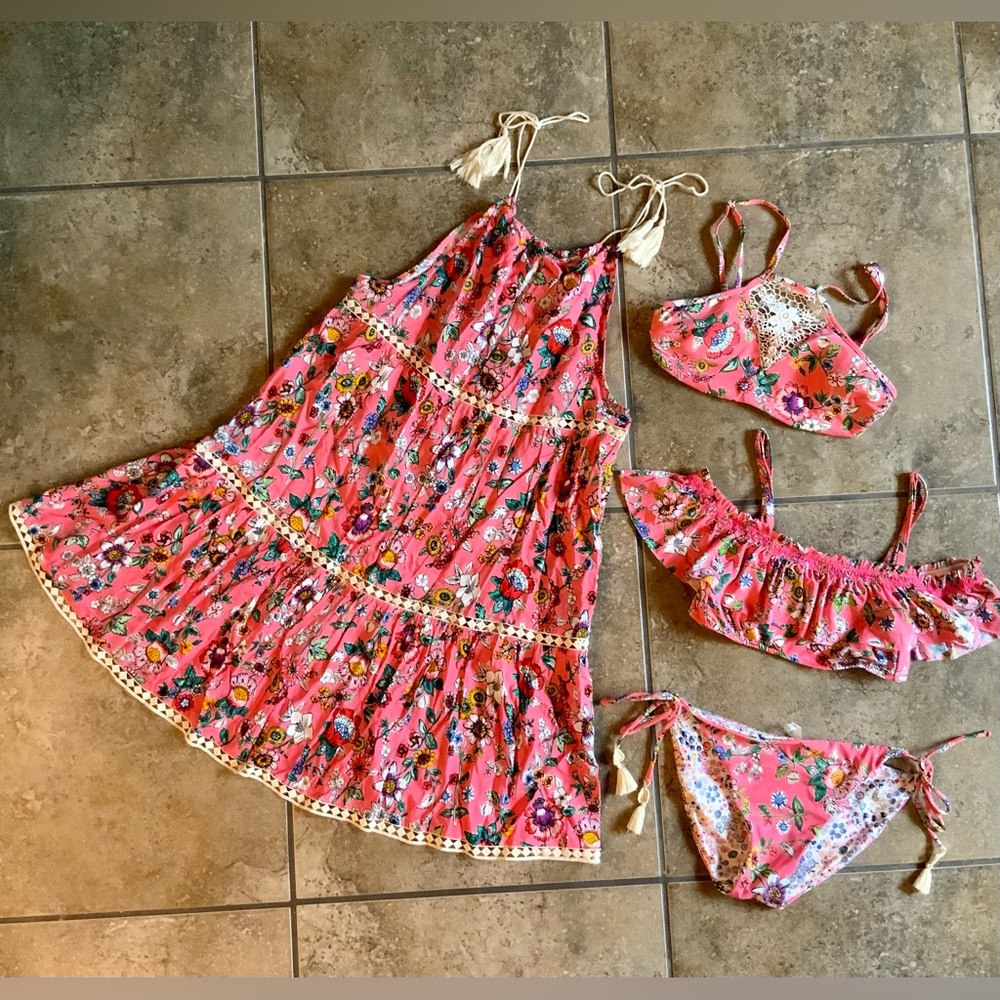 Vera Bradley swimsuit set with coverup